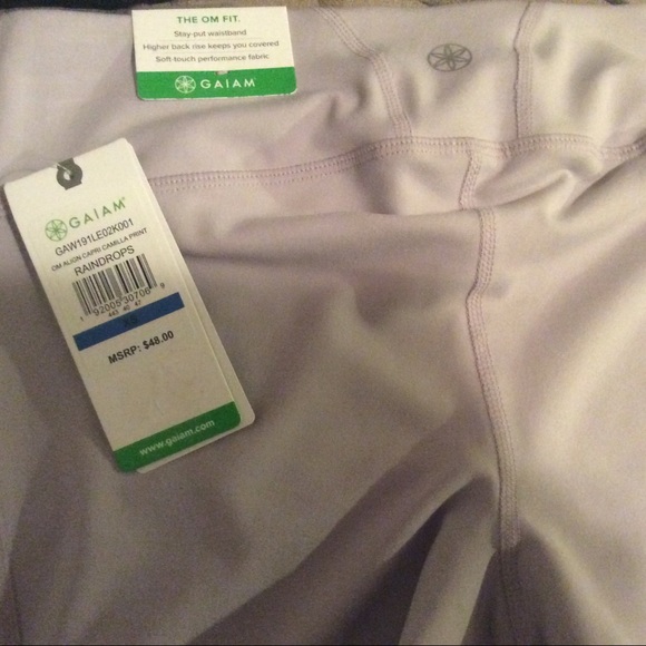 Women’s GAIAM OM ALIGN CAPRI - Picture 2 of 3